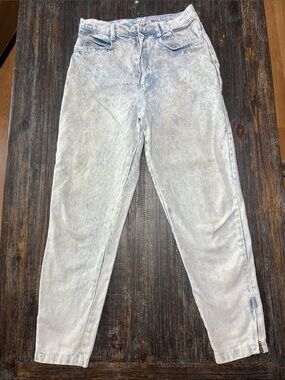 Vintage Light Wash High-Rise Women’s Jeans - Bleached Blue